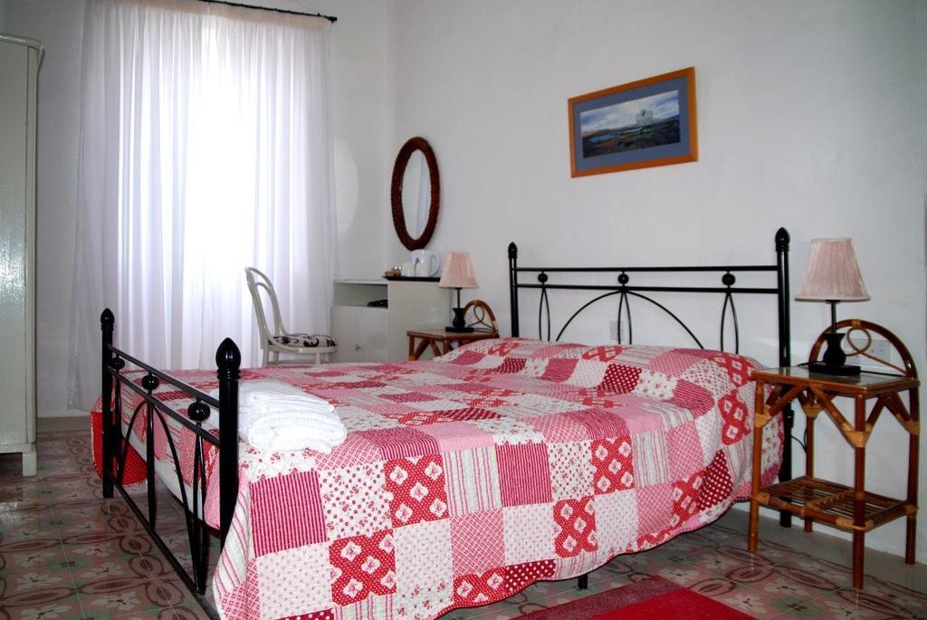 Anna Karistu Accommodation Kercem Номер фото